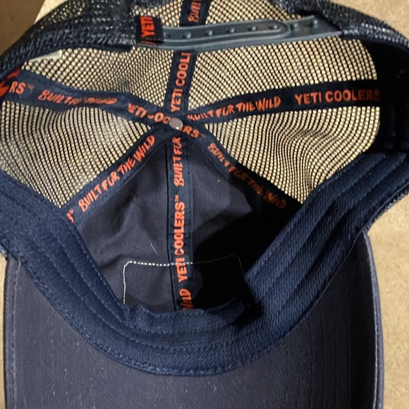 Yeti adjustable SnapBack ball cap in very good condition - Picture 6 of 6